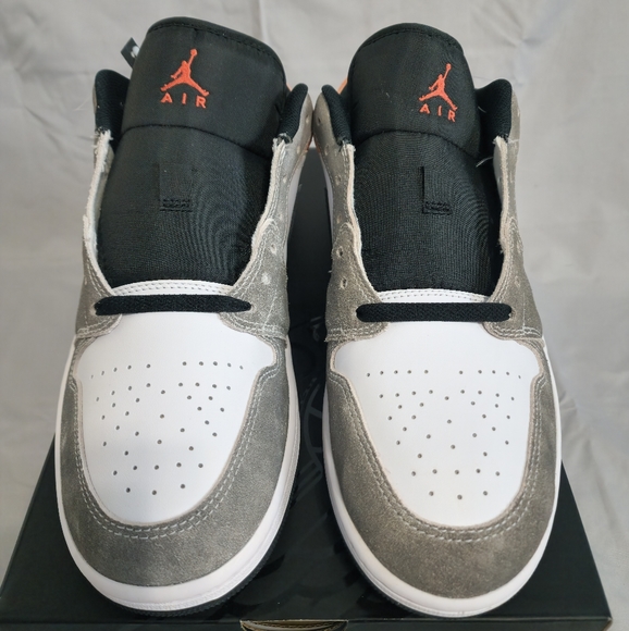 New Air Jordan 1 Low SE Black/Sundial-Magic Ember - Picture 7 of 9